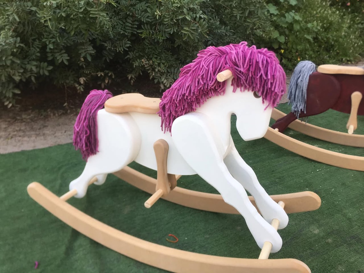 סוס נדנדה שנבנה בסדנה בנגרייה